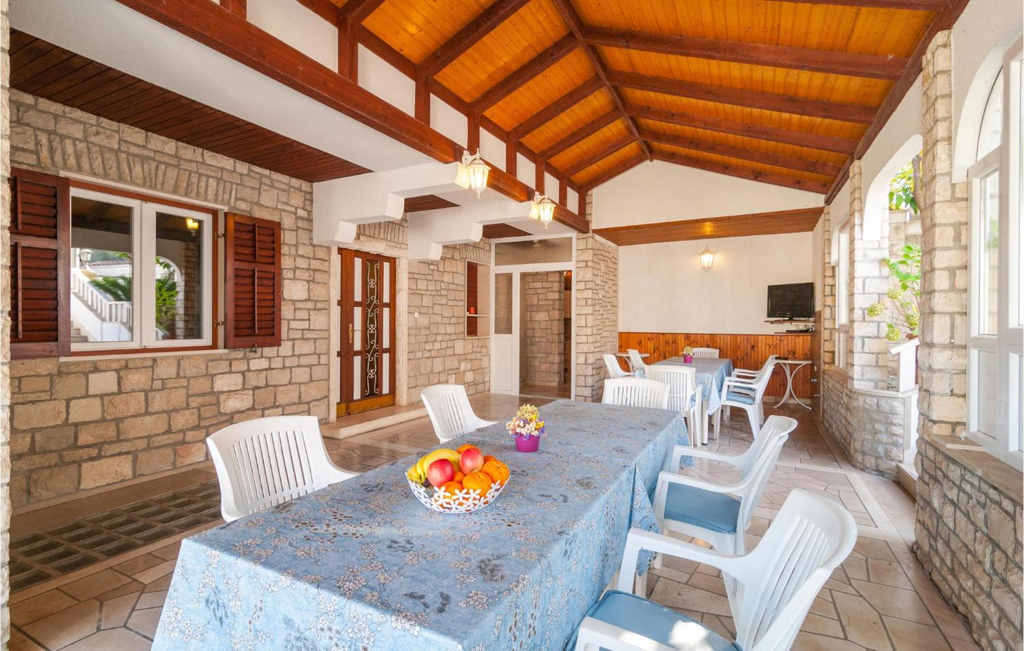 1 Bedroom Cozy Apartment In سبليتسكا المظهر الخارجي الصورة